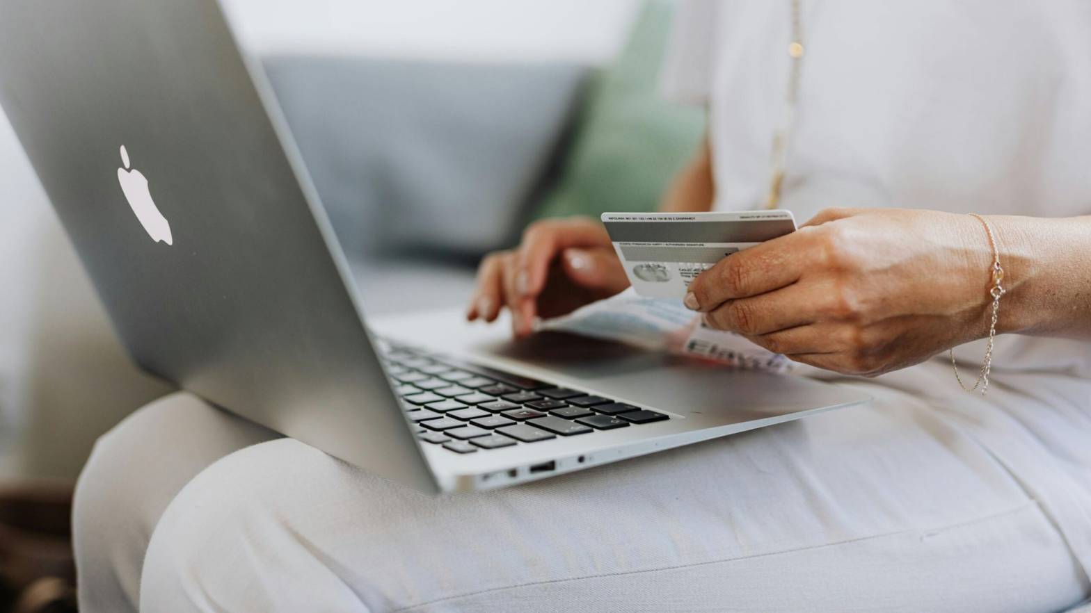 Scaling Your Freelance Venture: From Side Hustle to Empire