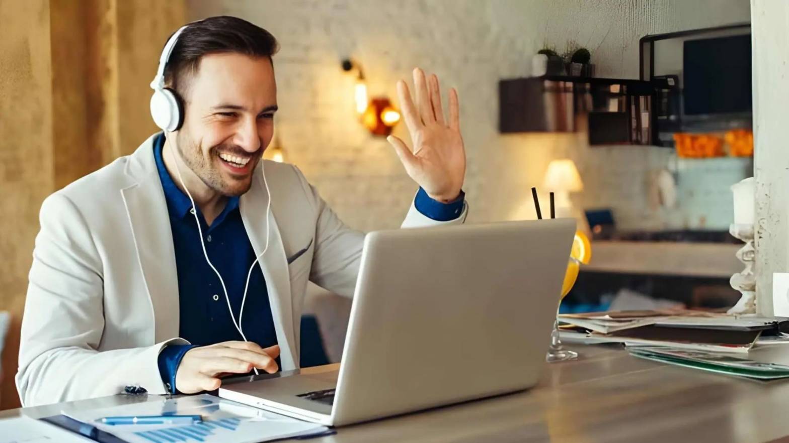 Virtual Assistance: Your Gateway to Steady Gigs